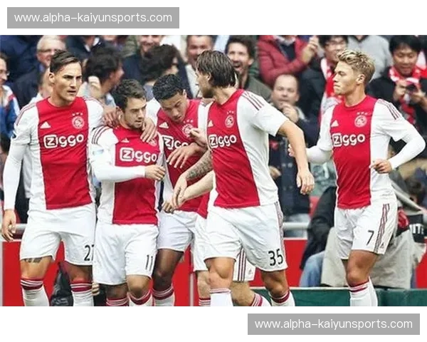 红魔铁血撞击青春风暴：曼联vs阿贾克斯经典战役深度解析与高清资源全收藏