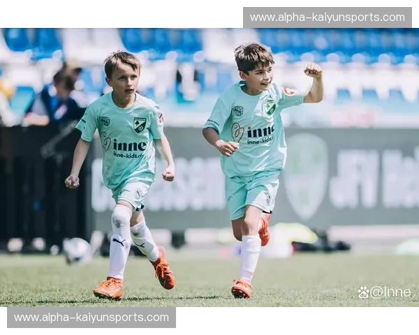 绿茵逐梦，荣耀之巅：富力与武里，一场关于激情与信仰的对决